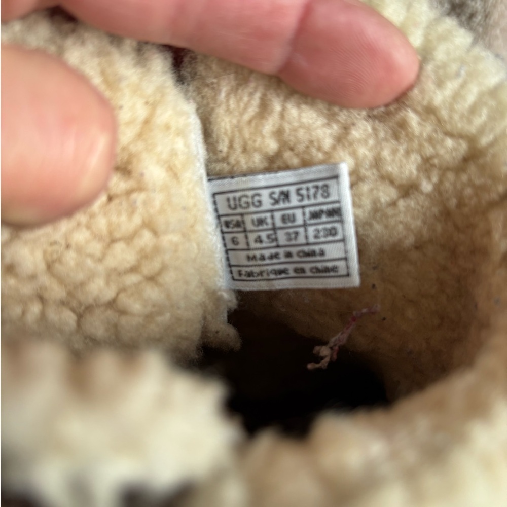 UGG “Cove” Brown Ankle Boots - Picture 6 of 9